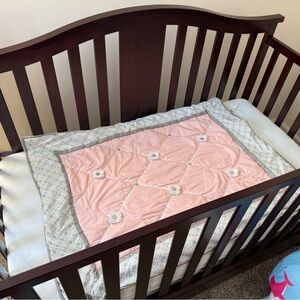 Graco Solano 4-in-1 baby crib new
